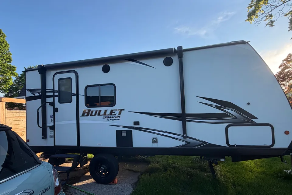 Heather's Bougie Keystone Bullet 1850RB Travel Trailer