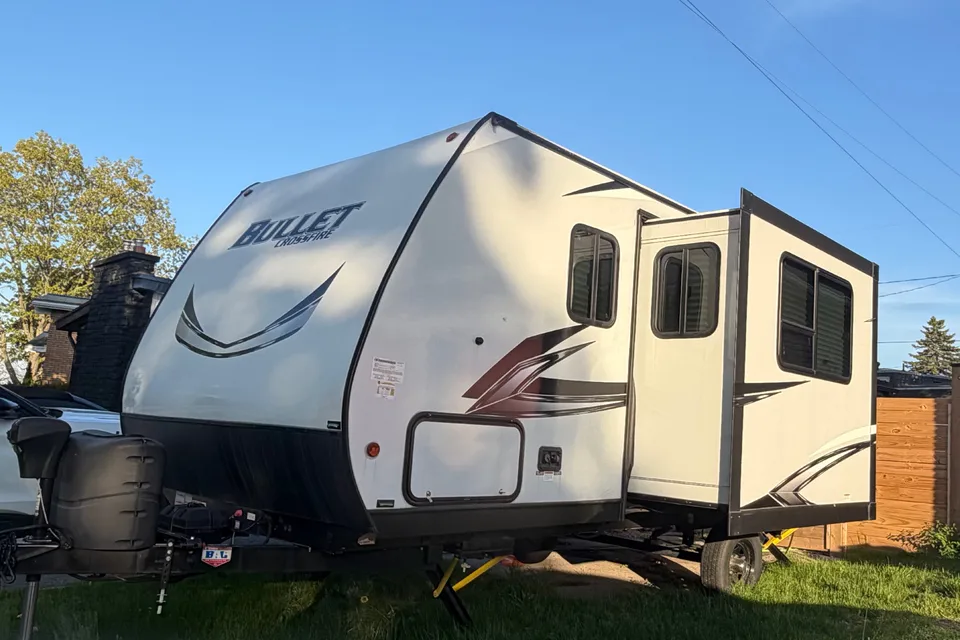Heather's Bougie Keystone Bullet 1850RB Travel Trailer