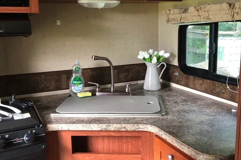 Zinger Crossroads Travel Trailer