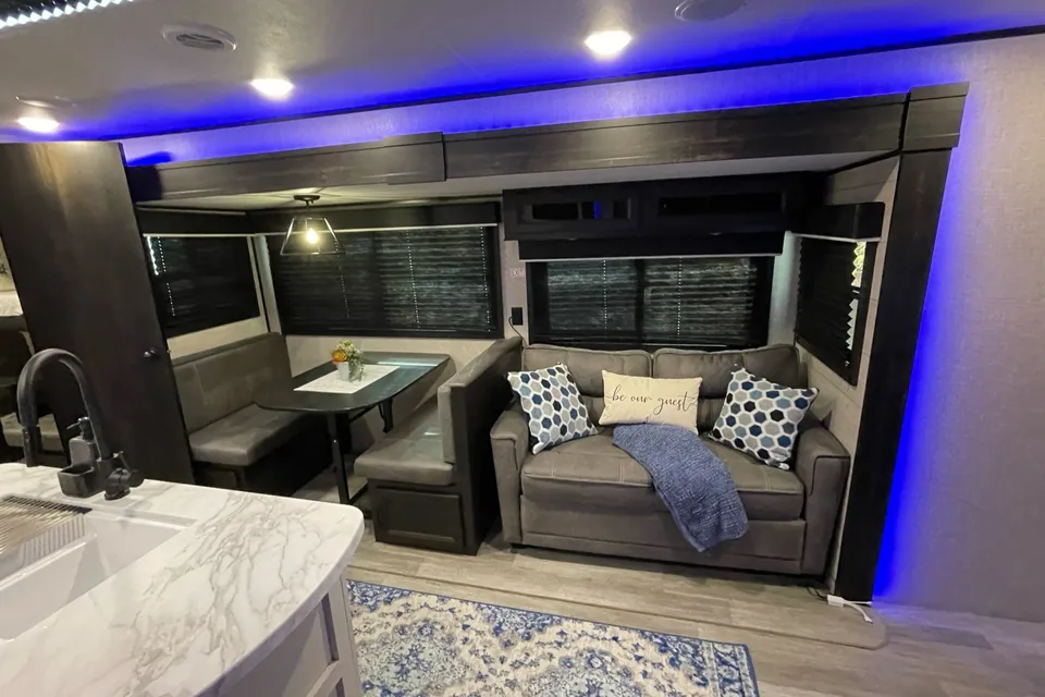 AMAZING + FUN2023 - 2BR (Delivery Available)