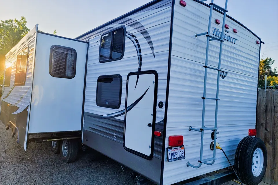 Taras Keystone  Hideout  Travel Trailer