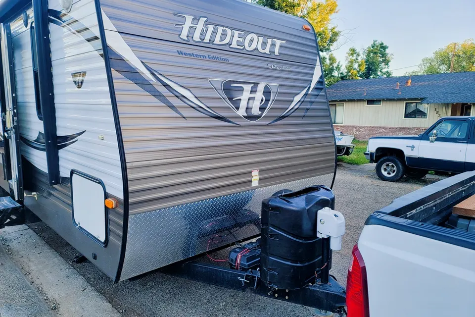 Taras Keystone  Hideout  Travel Trailer