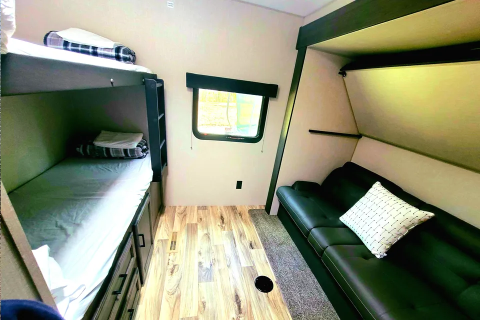 "The Haven" 2BR/1BA with upgraded memory foam beds