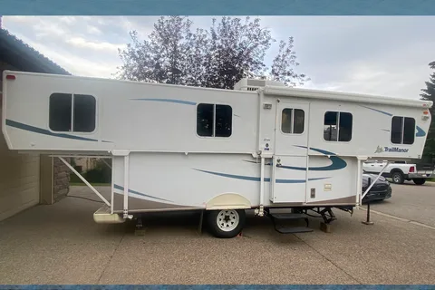 TrailManor TM2720 Travel Trailer