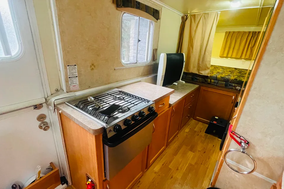 TrailManor TM2720 Travel Trailer