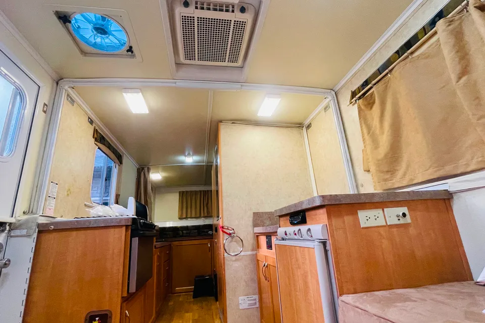 TrailManor TM2720 Travel Trailer