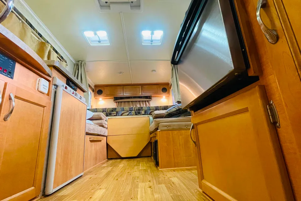 TrailManor TM2720 Travel Trailer