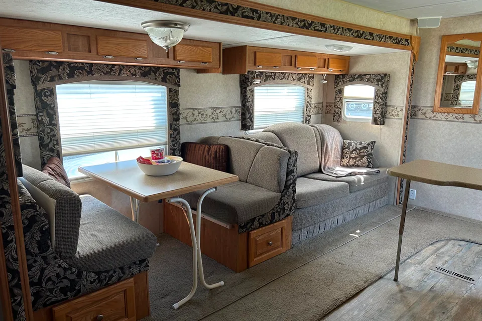 Forest River Rockwood Signature Ultra Lite 31.8SS Travel Trailer