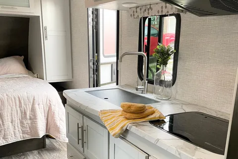 2021 Keystone Bullet Crossfire Clean & Comfy Camper Sleeps 6