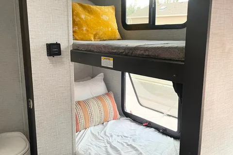 2021 Keystone Bullet Crossfire Clean & Comfy Camper Sleeps 6
