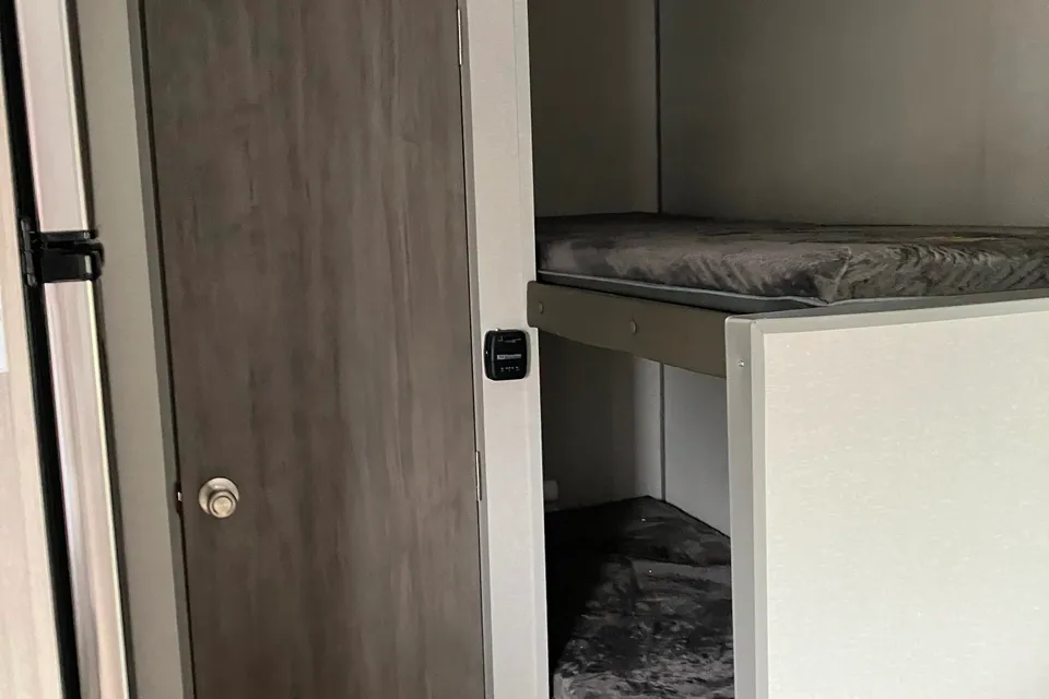 Phong's Coachmen 164BHX Travel Trailer