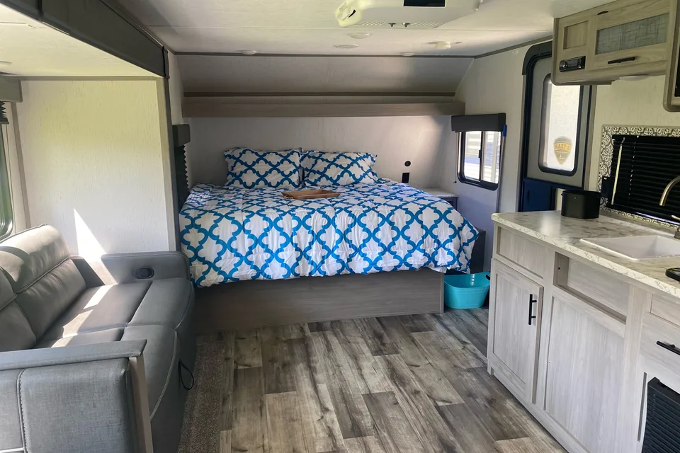 6 person, family friendly & Roomy!
