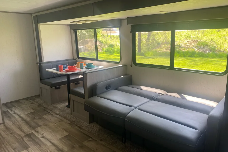 6 person, family friendly & Roomy!