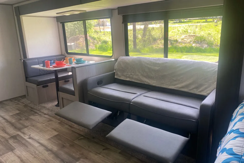 6 person, family friendly & Roomy!