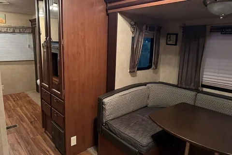 Travel Trailer w/ Outdoor Kitchen & 2 Slideouts