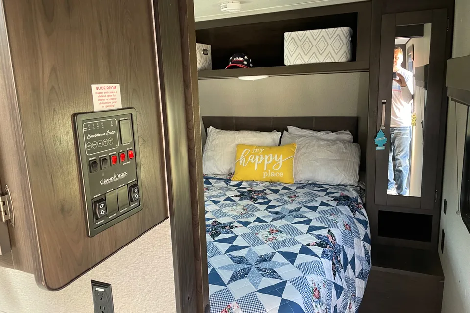 Christian 's Grand Design Transcend XPLOR 261BH Travel Trailer