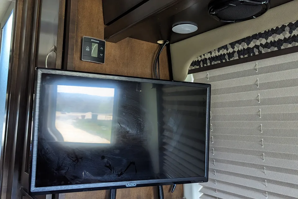 Alpha's Coachmen Galleria 24T Class B