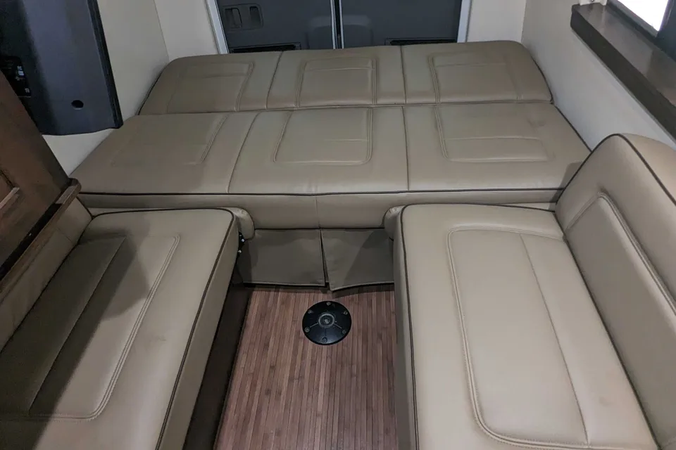 Alpha's Coachmen Galleria 24T Class B