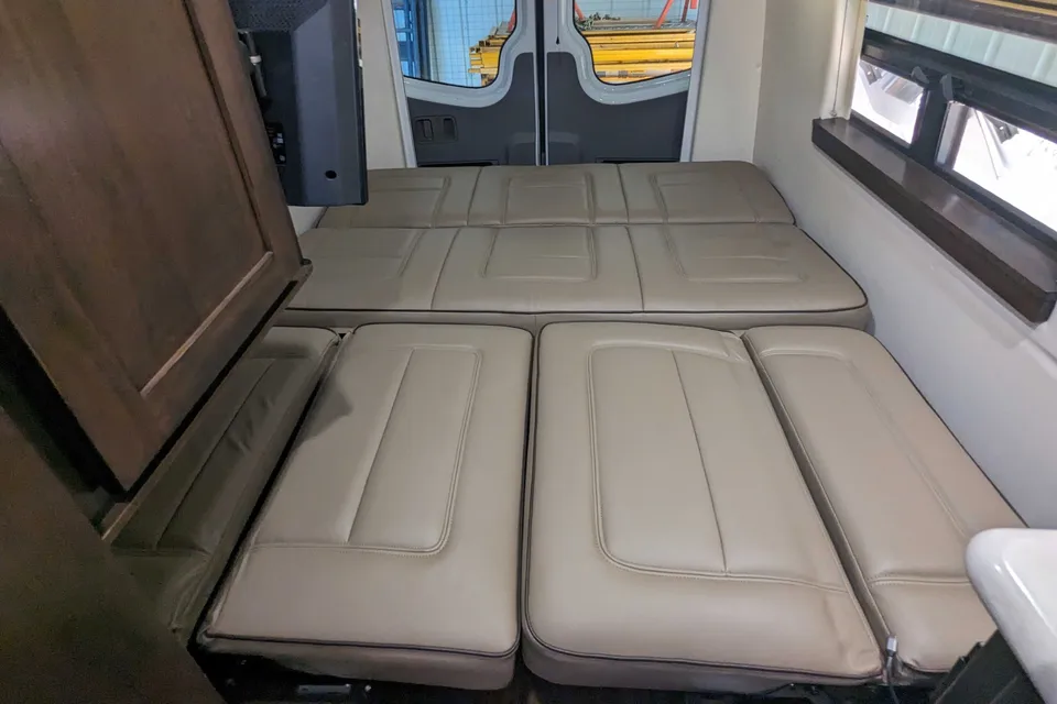 Alpha's Coachmen Galleria 24T Class B