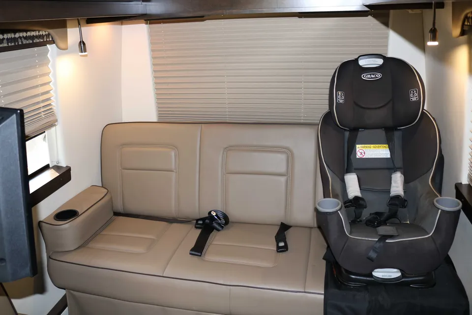 Alpha's Coachmen Galleria 24T Class B