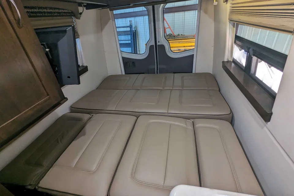 Alpha's Coachmen Galleria 24T Class B