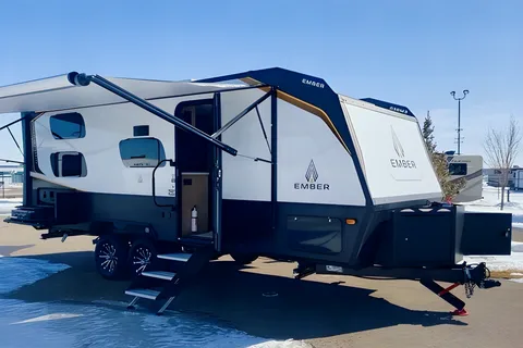 Kootenay Kampers Overland Ember 