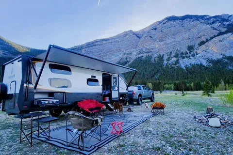 Kootenay Kampers Overland Ember 