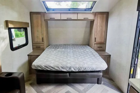 Kootenay Kampers Overland Ember 