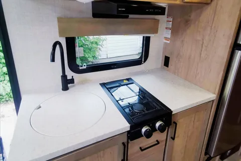 Kootenay Kampers Overland Ember 