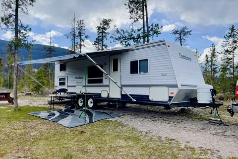Little Heaven Family Friendly 31' Holiday Trailer