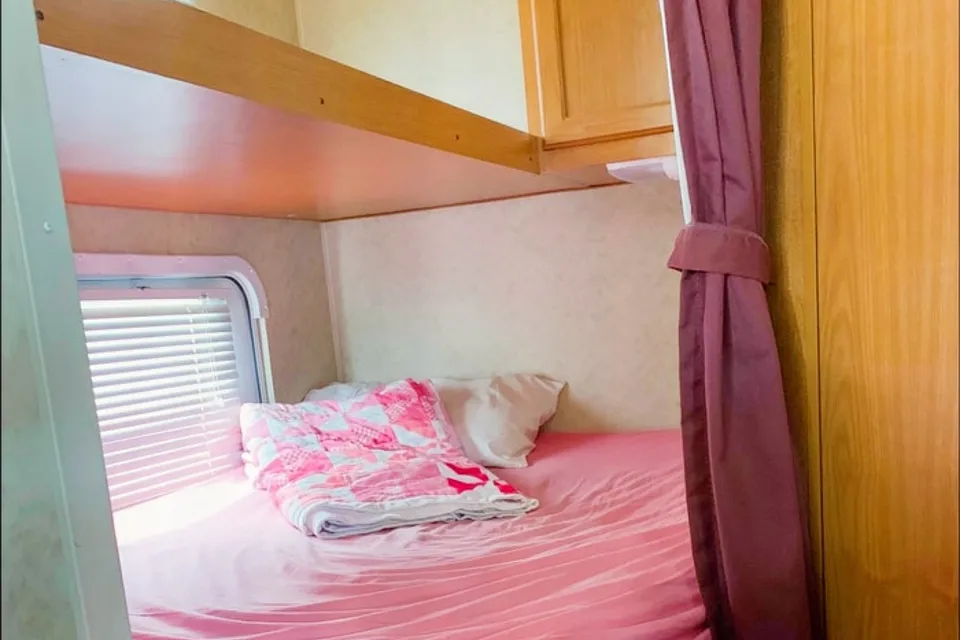 Little Heaven Family Friendly 31' Holiday Trailer