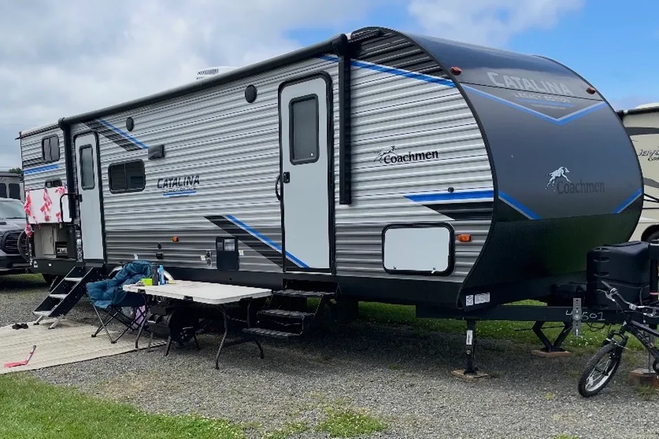 Jenny's Coachmen Catalina Legacy Travel Trailer