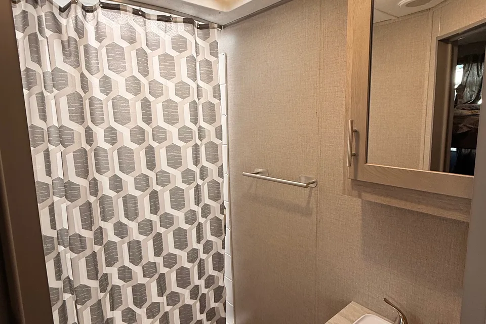 Jenny's Coachmen Catalina Legacy Travel Trailer