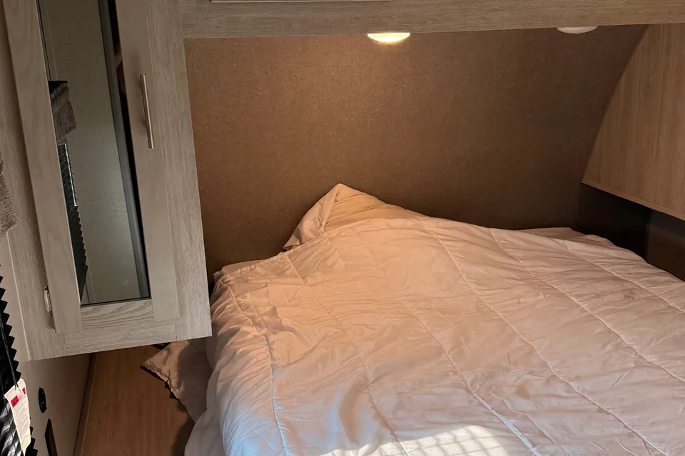 Jenny's Coachmen Catalina Legacy Travel Trailer
