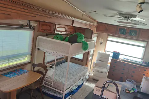 36ft Elite Suites