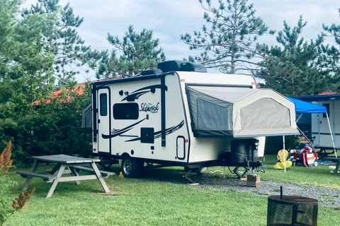 Shamrock 17’ Hybride 