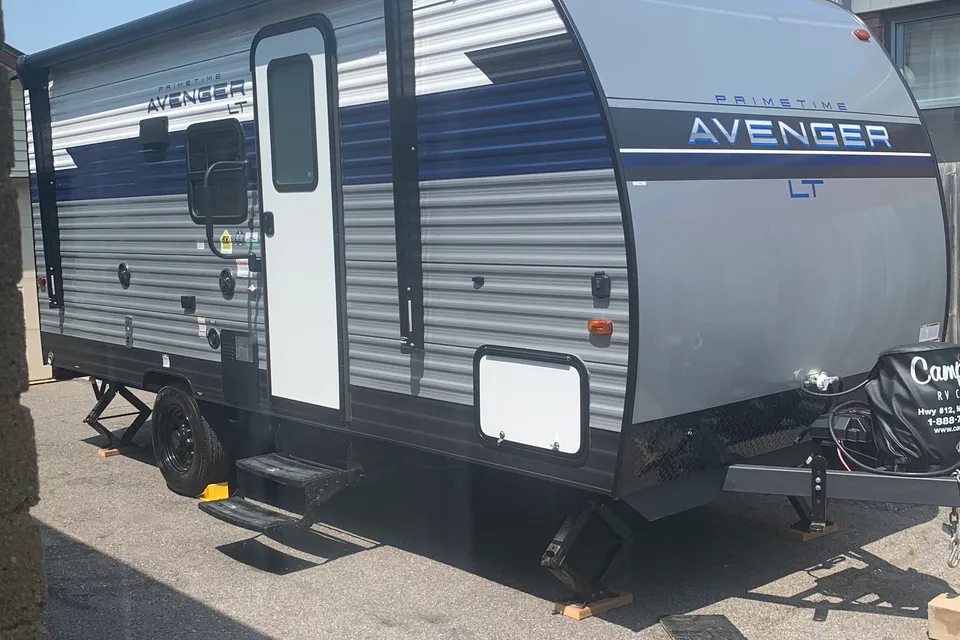 Randie's Travel Lite RV Avenger Travel Trailer