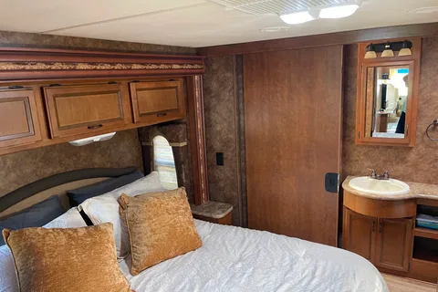 Arthur's Thor Motor Coach Hurricane 35E Class A