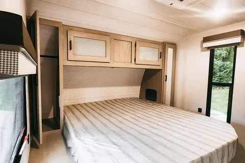 Luxurious 2023  2BR 1-1/2 Bath Trailer