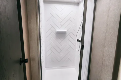 Luxurious 2023  2BR 1-1/2 Bath Trailer