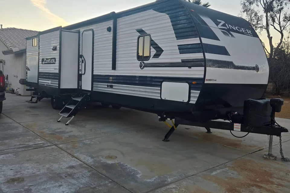 walter's Crossroads Zinger Travel Trailer