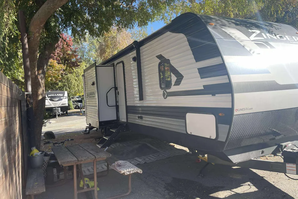 walter's Crossroads Zinger Travel Trailer