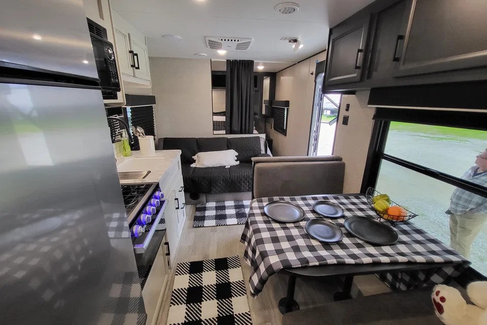 Rv Rentals Way Of Life's Solar! The Jayco Jay Flight SLX 264BHW Baja Edition Travel Trailer J1