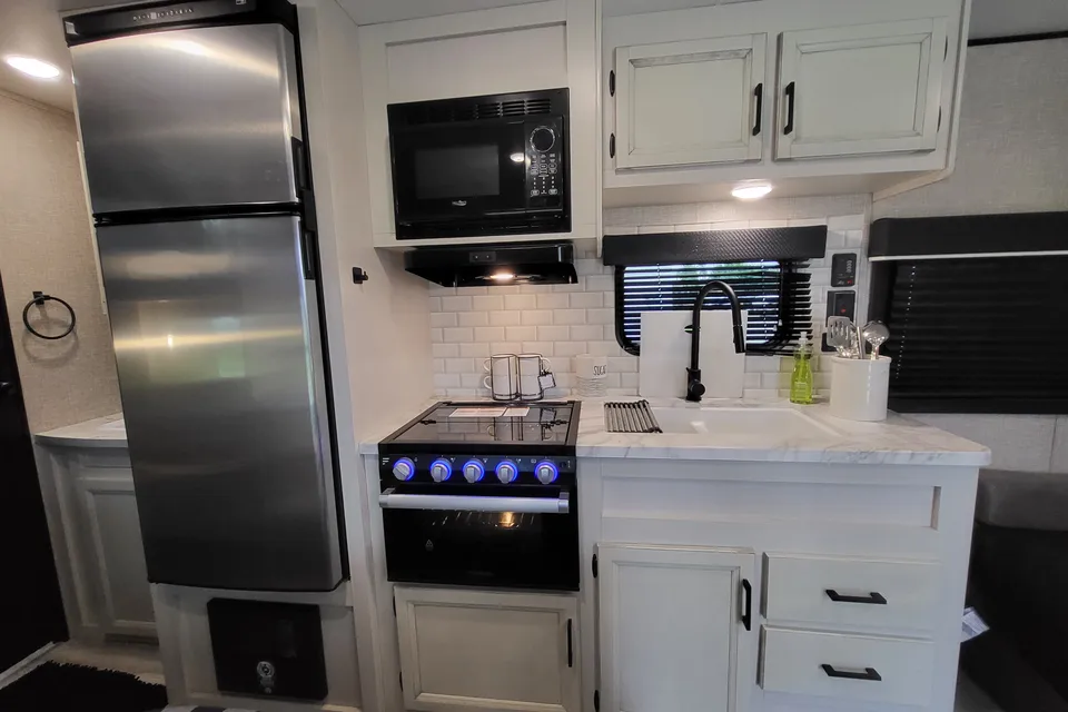 Rv Rentals Way Of Life's Solar! The Jayco Jay Flight SLX 264BHW Baja Edition Travel Trailer J1