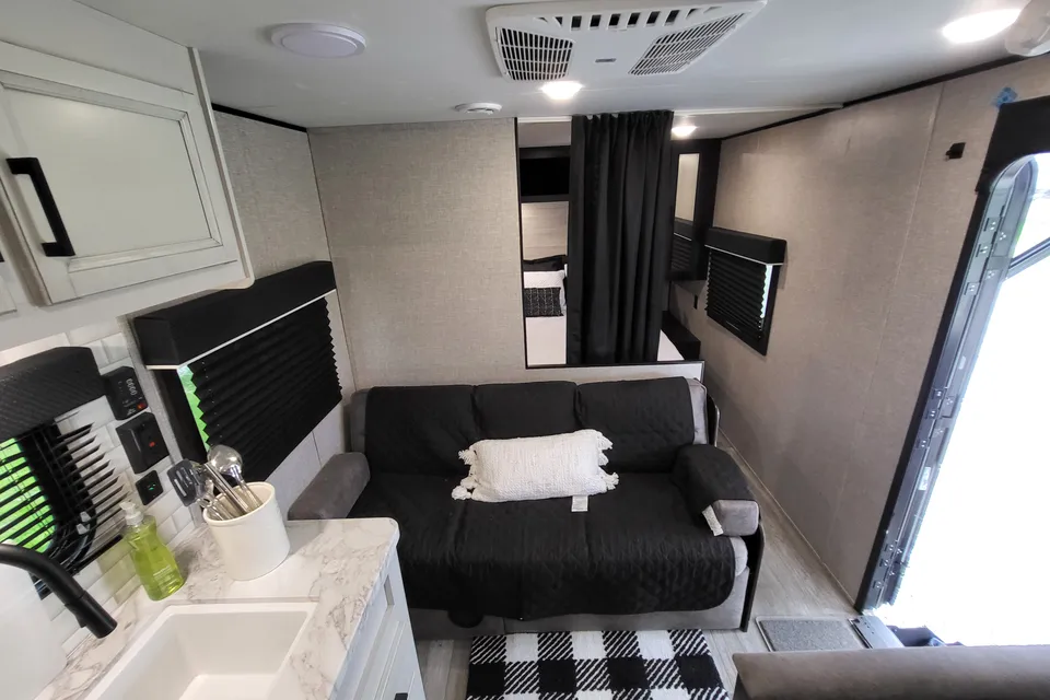 Rv Rentals Way Of Life's Solar! The Jayco Jay Flight SLX 264BHW Baja Edition Travel Trailer J1