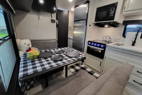 Rv Rentals Way Of Life's Solar! The Jayco Jay Flight SLX 264BHW Baja Edition Travel Trailer J1