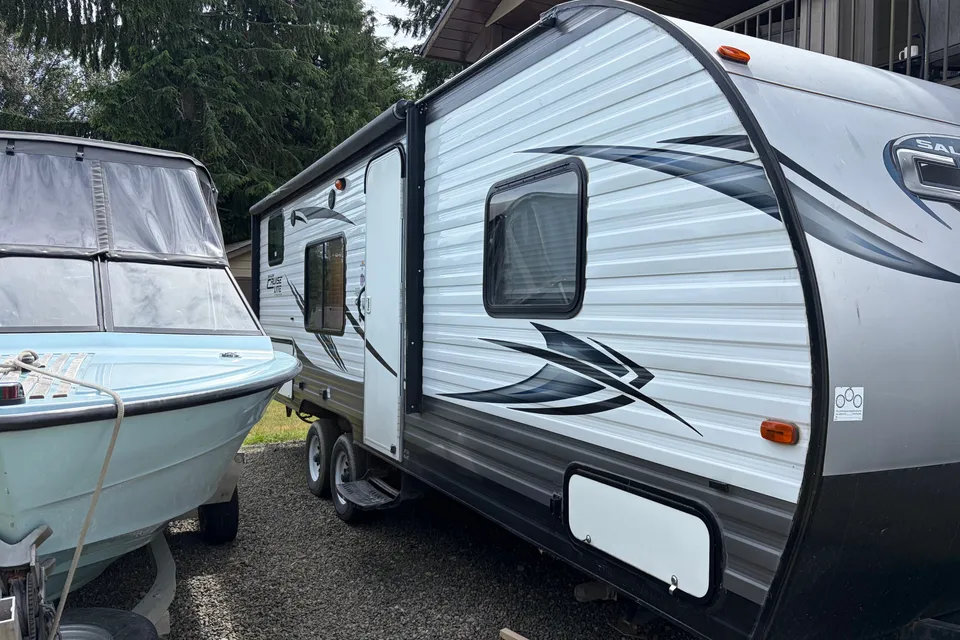Jeff's Forest River Salem cruise lite Travel Trailer