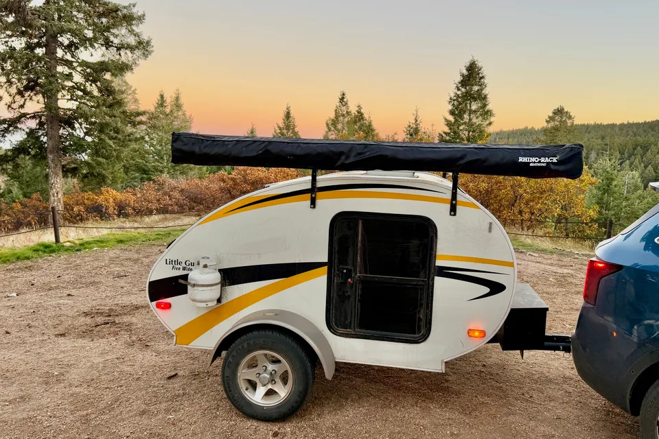 Cozy Teardrop – Fully Stocked Comfort with Shower, Solar & Starlink