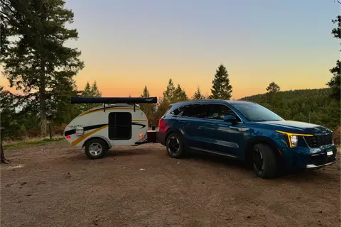 Cozy Teardrop – Fully Stocked Comfort with Shower, Solar & Starlink