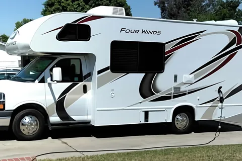 Four Winds 22E Class C
